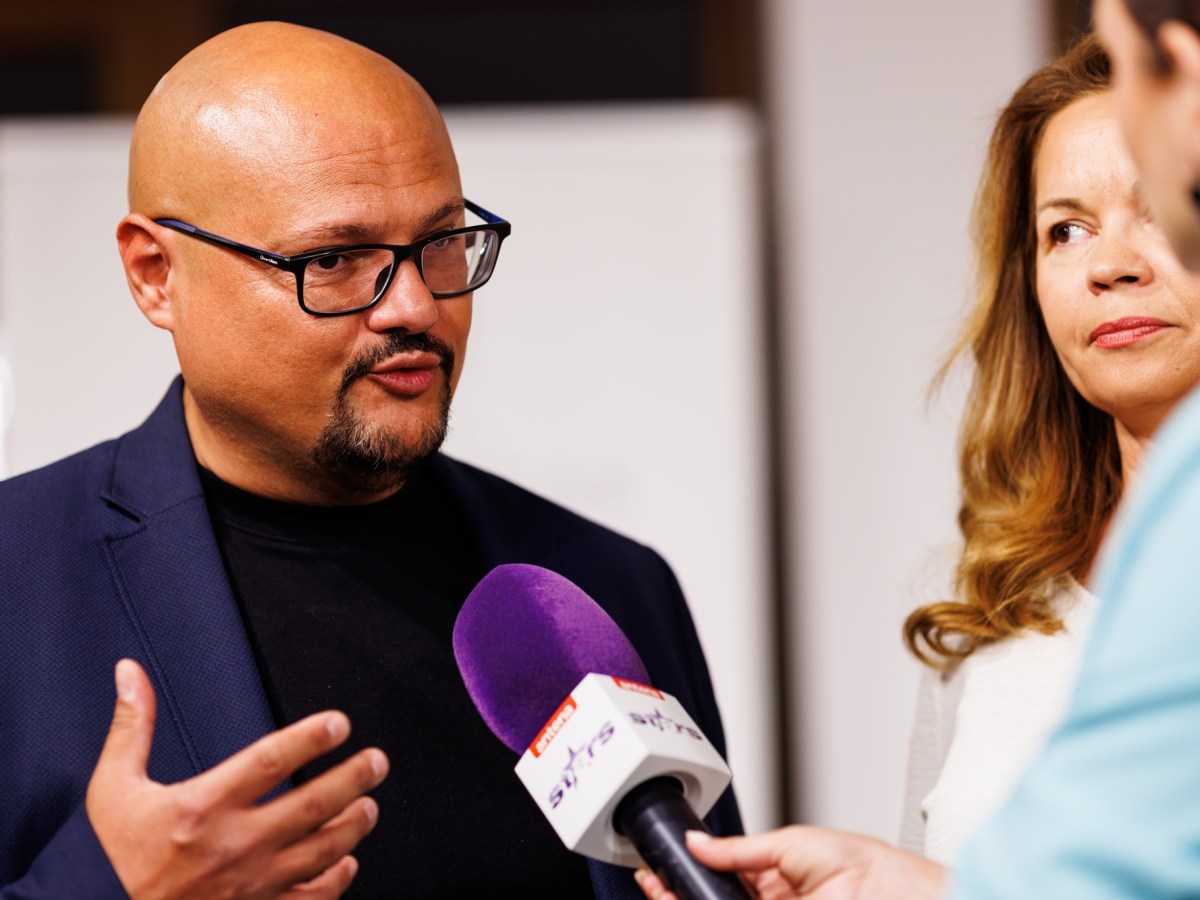 92% dintre DGASPC-urile din România folosesc cartea ‘Pregătirea pentru adopție’ ca material&nbsp;profesional